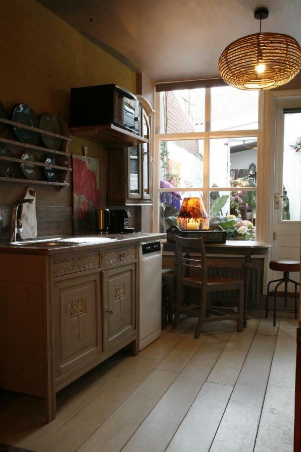 Bed and Breakfast Downtown46 Bergen op Zoom Esterno foto